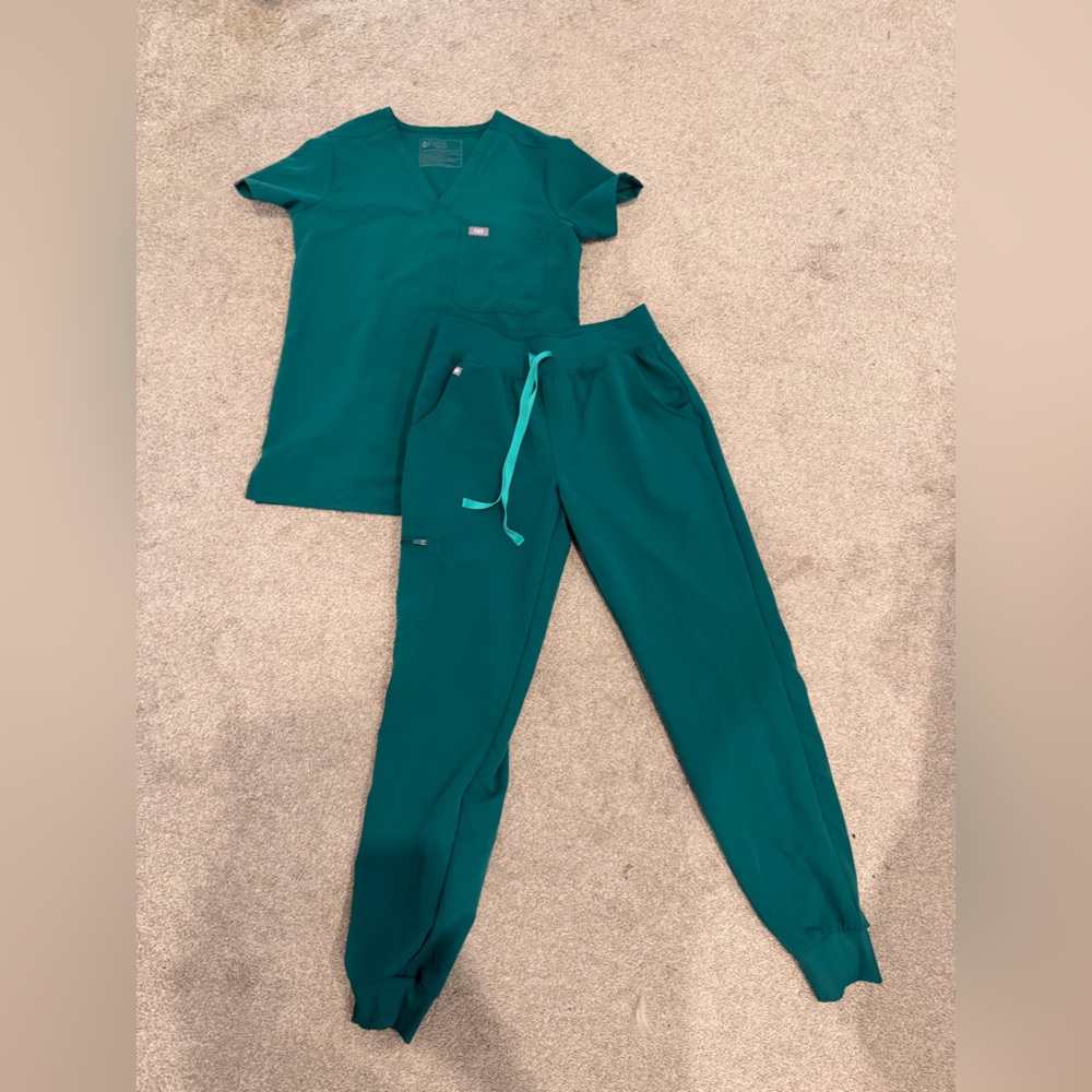 Figs Hunter Green XS set